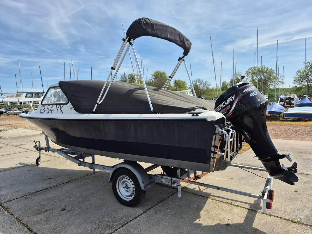 Beekman Alfa 485 consoleboot met Mercury 40 pk 4-takt