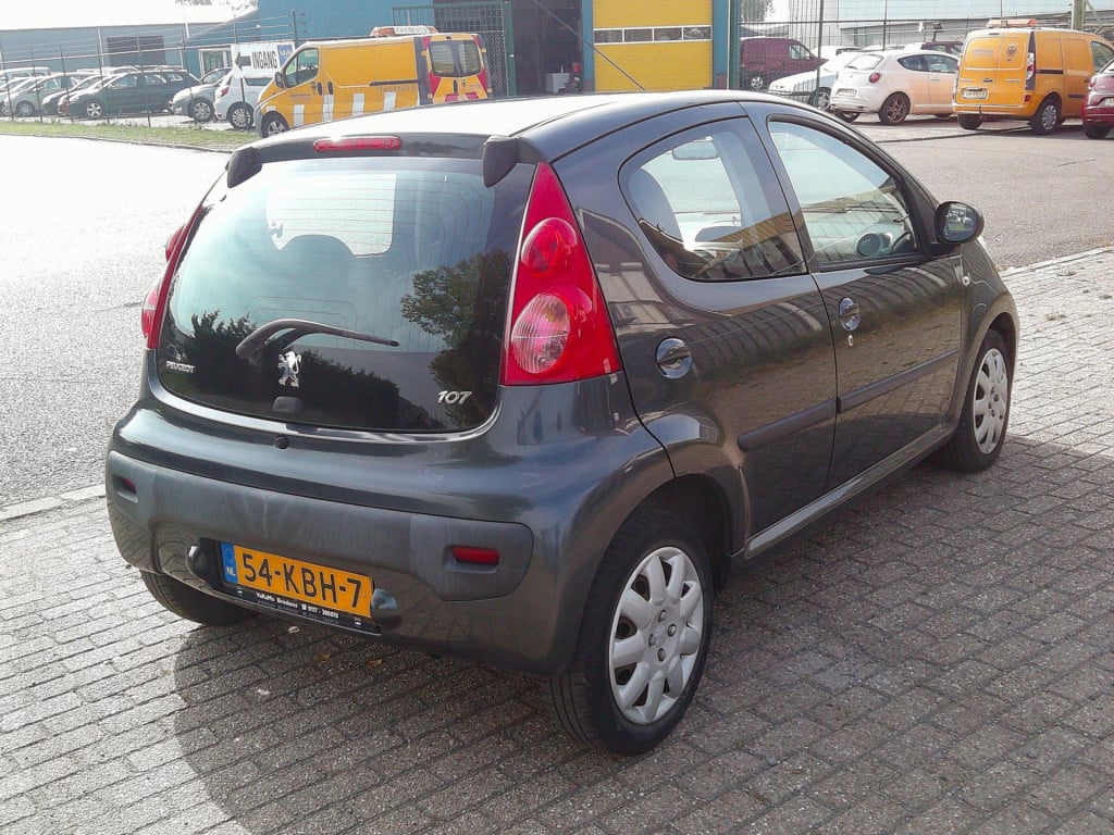 Peugeot 107 1.0-12v sublime