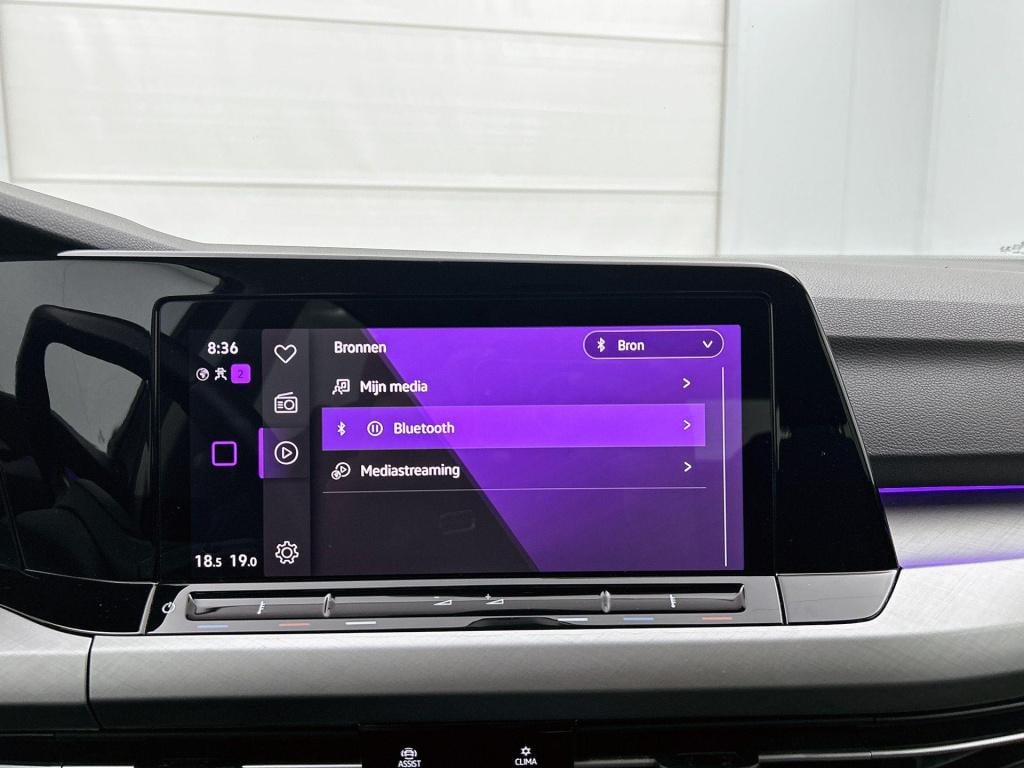 Volkswagen Golf 1.0 tsi life | navigatie | apple carplay / android auto | s