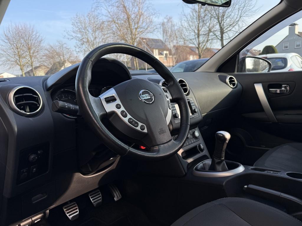 Nissan Qashqai 1.6 connect edition // trekhaak //