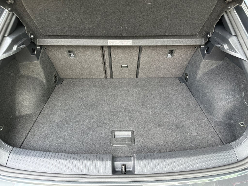 Volkswagen T-roc 1.5 tsi 150pk sport | led | dode hoek | trekhaak | carplay