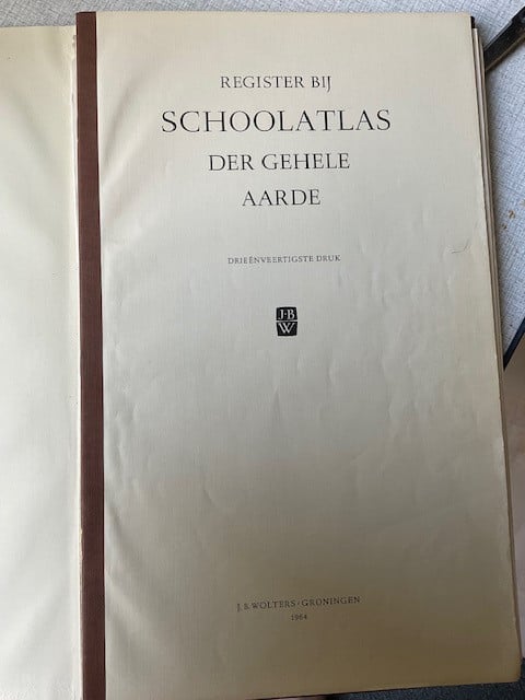 Complete Atlas  (met register) der gehele aarde uit 1964