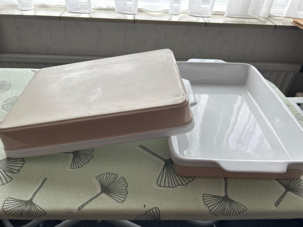 2 identieke ovenschalen