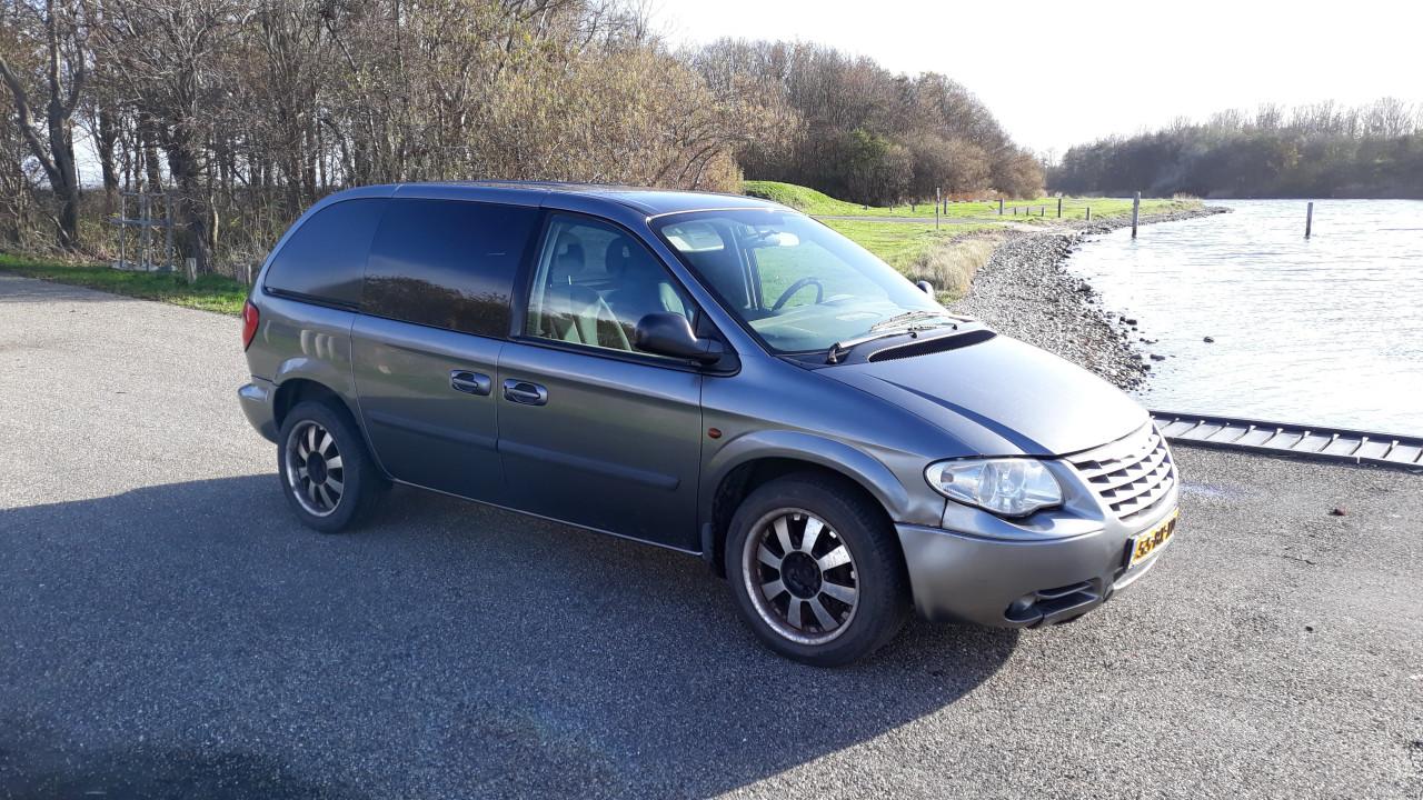 Chrysler Voyager / Dodge Ram Van.