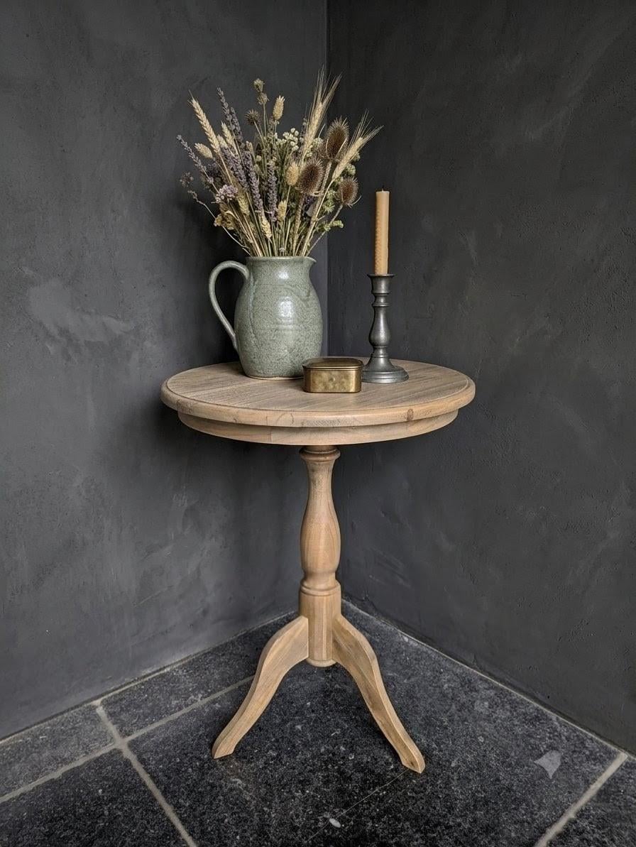 Landelijk houten wijntafeltje