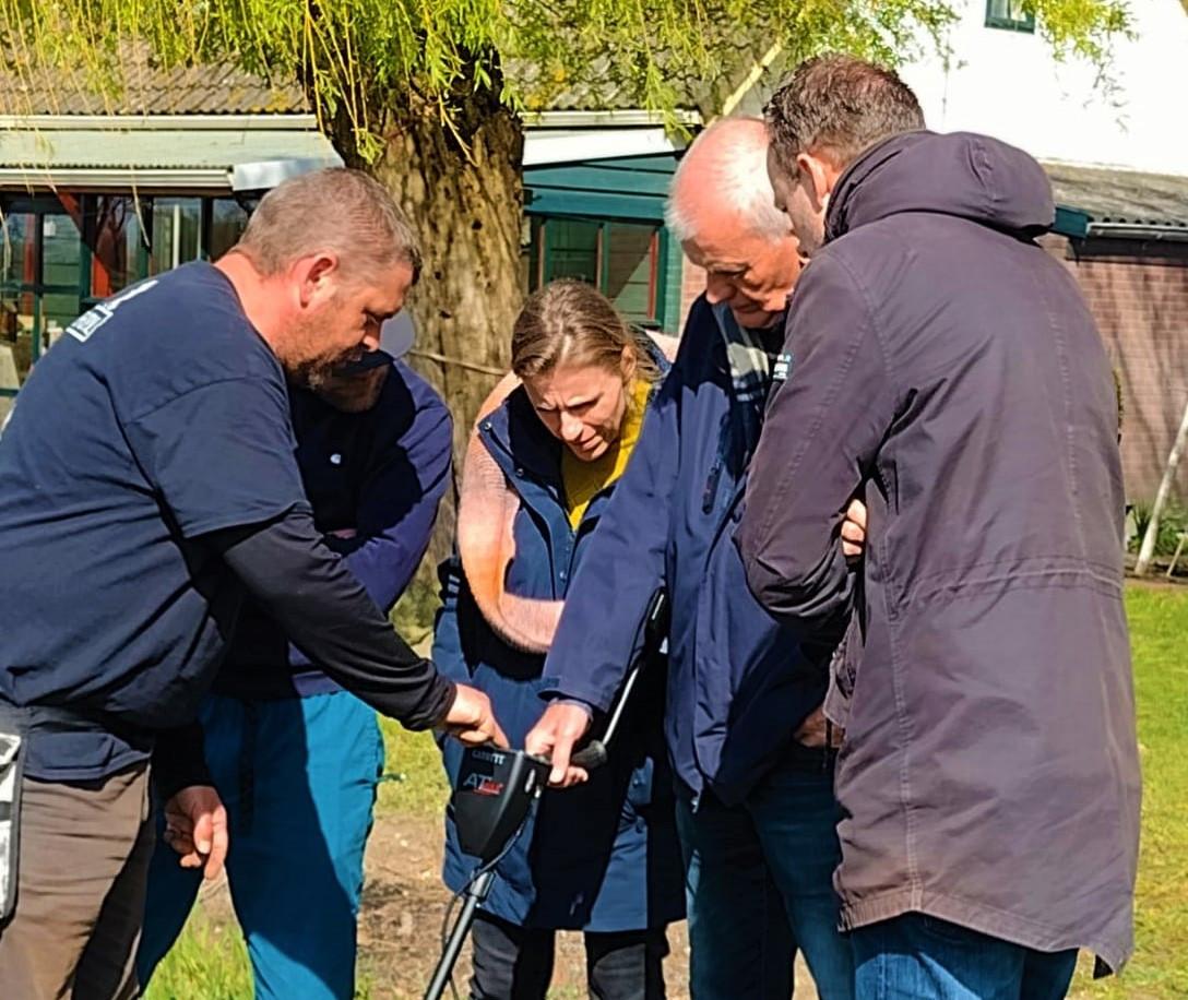 Metaaldetectie workshops op weilanden, akkers en boomgaarden