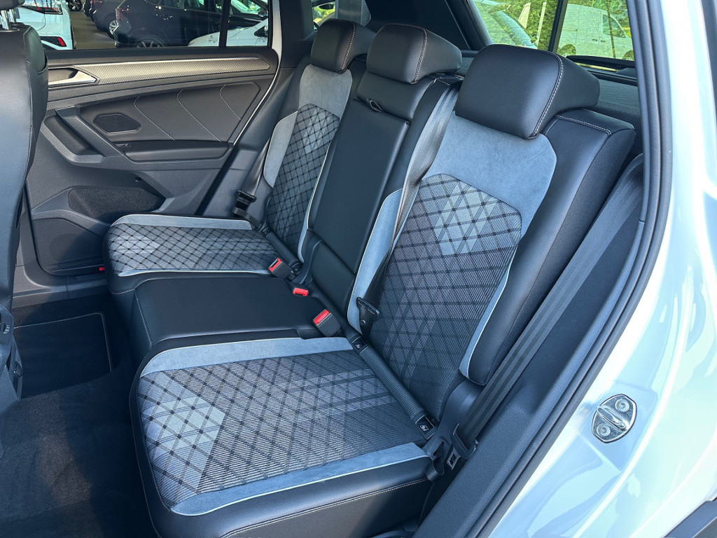 Volkswagen Tiguan 1.4 tsi ehybrid 245pk r-line | black style | trekhaak | c
