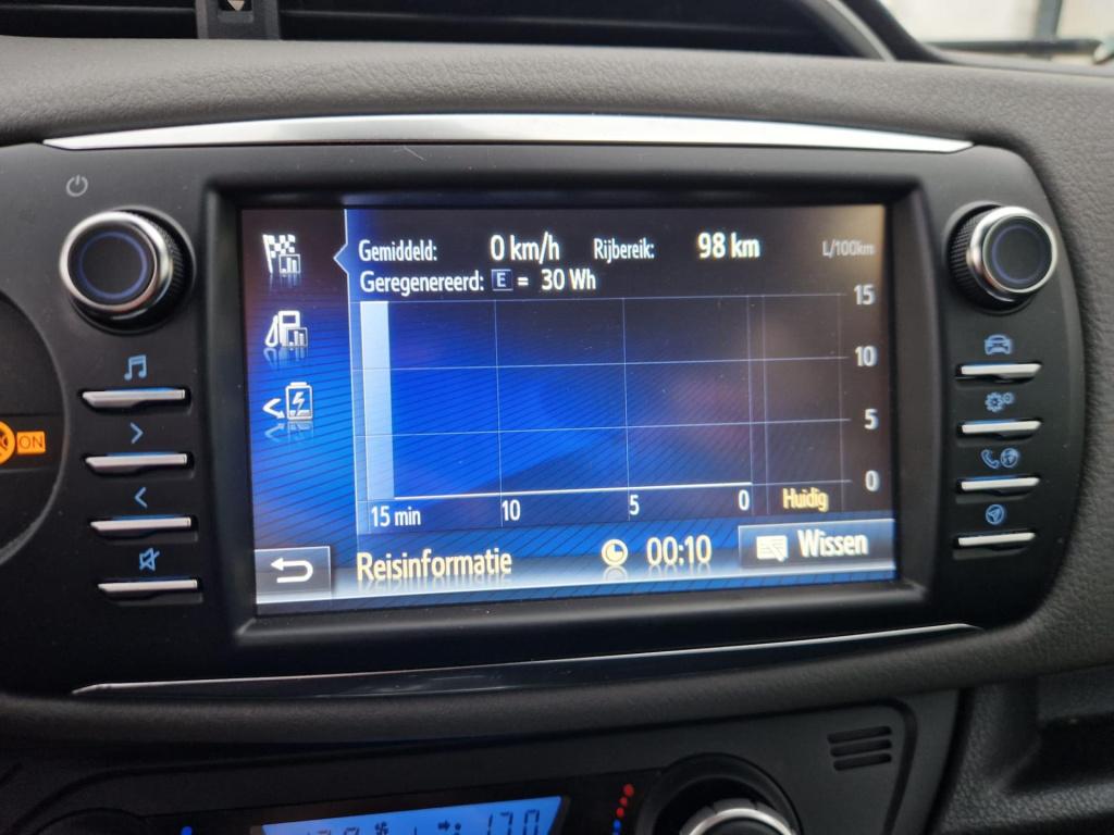 Toyota Yaris 1.5 hybrid dynamic | automaat | navi| rijstrookwaarschuwing | 