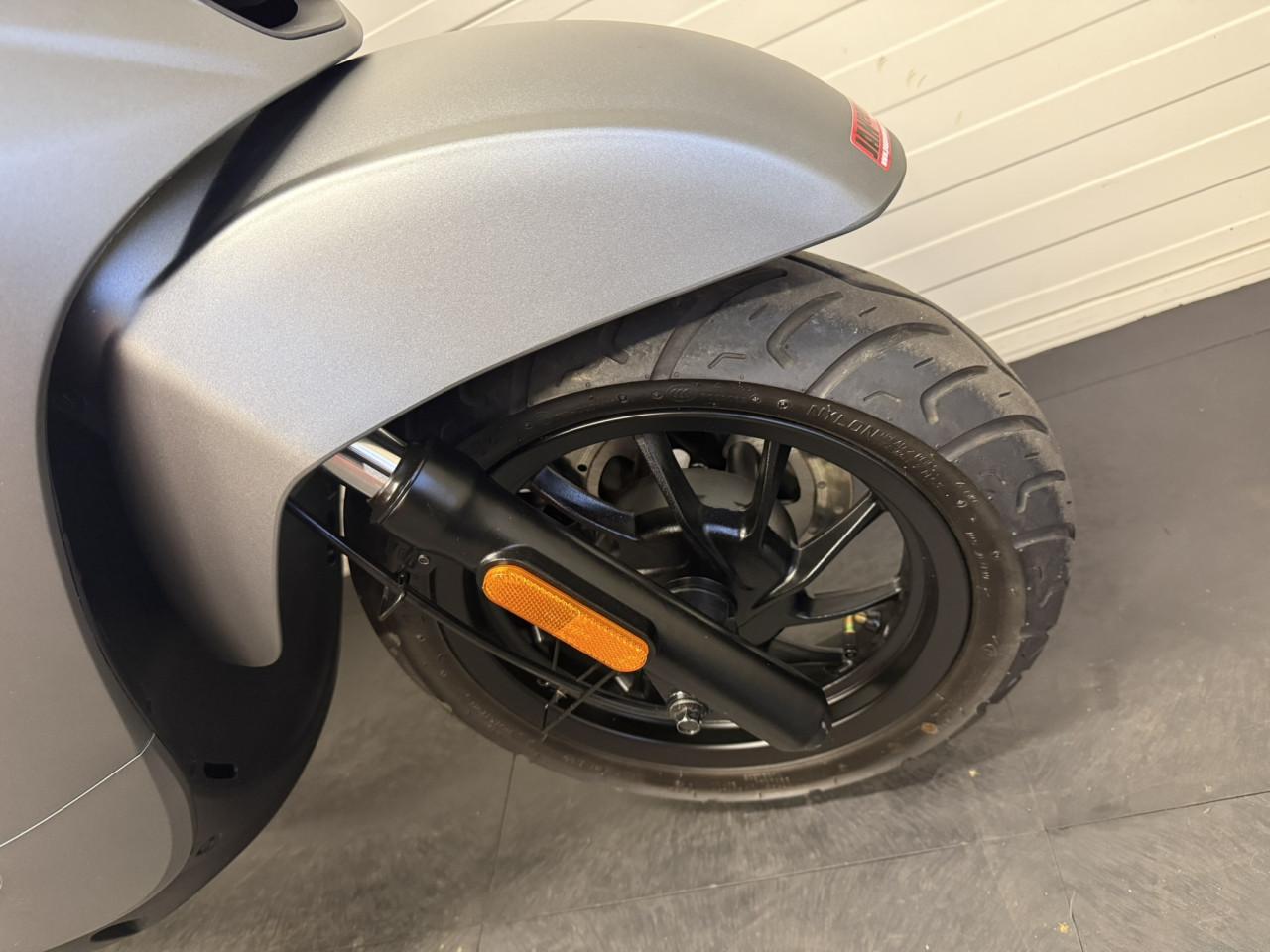 Jonge en complete Kymco New like Special 45km 2.100km oud!