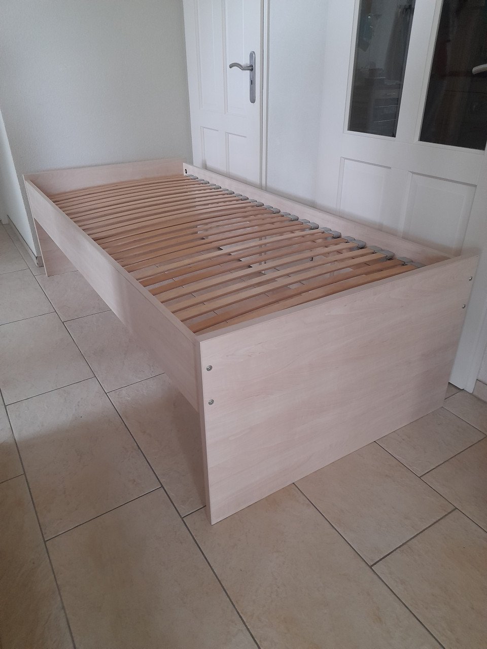 1 Persoons bed 90 x 200 (in goede nette staat )
