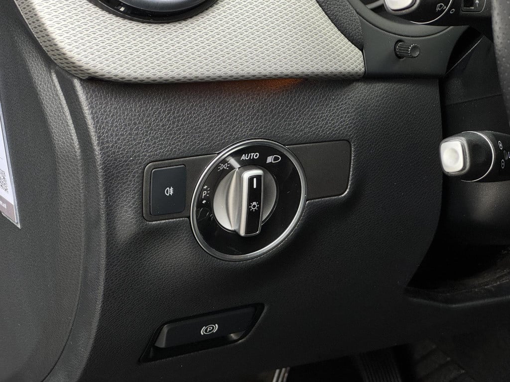 Mercedes-Benz B-Klasse 200 ambition automaat, nl-auto trekhaak uitklapbaar!