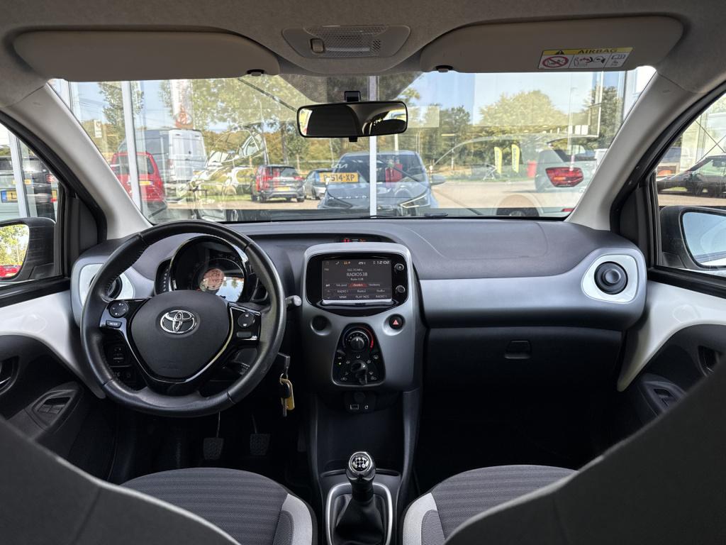 Toyota Aygo 1.0 vvt-i x-play | cruisec. | camera | airco | carplay | sportv
