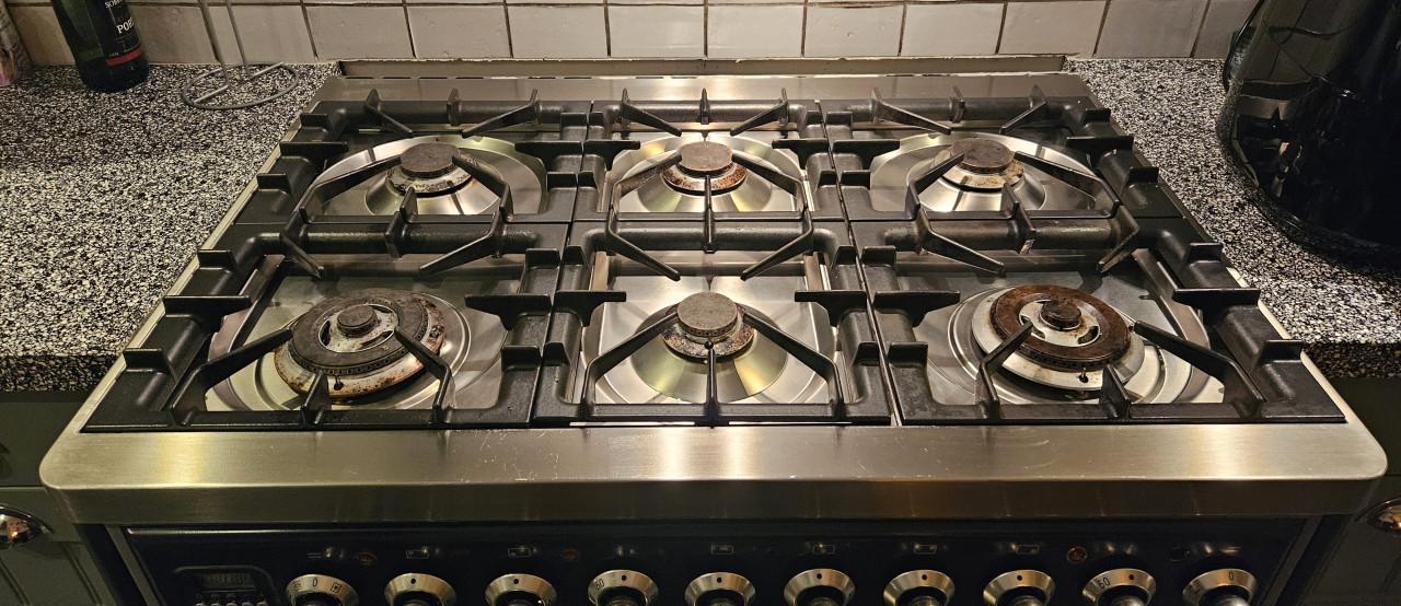 Teab: Borretie gasstel 6 pits 2 ovens!