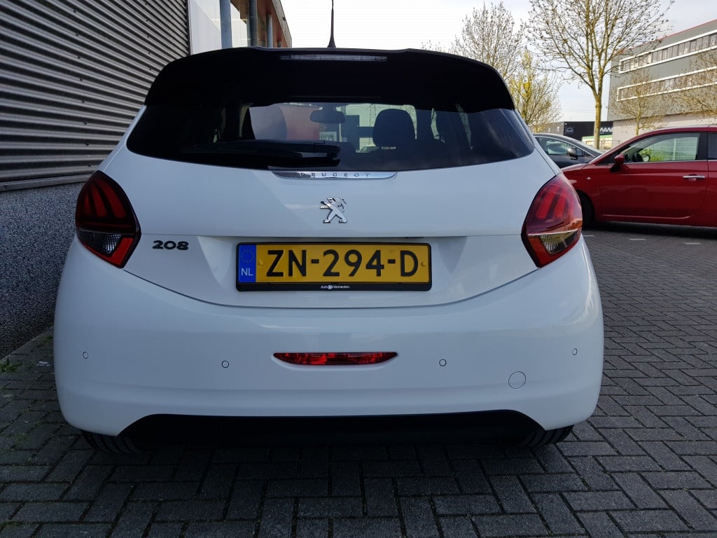 Peugeot 208 signature 1.2