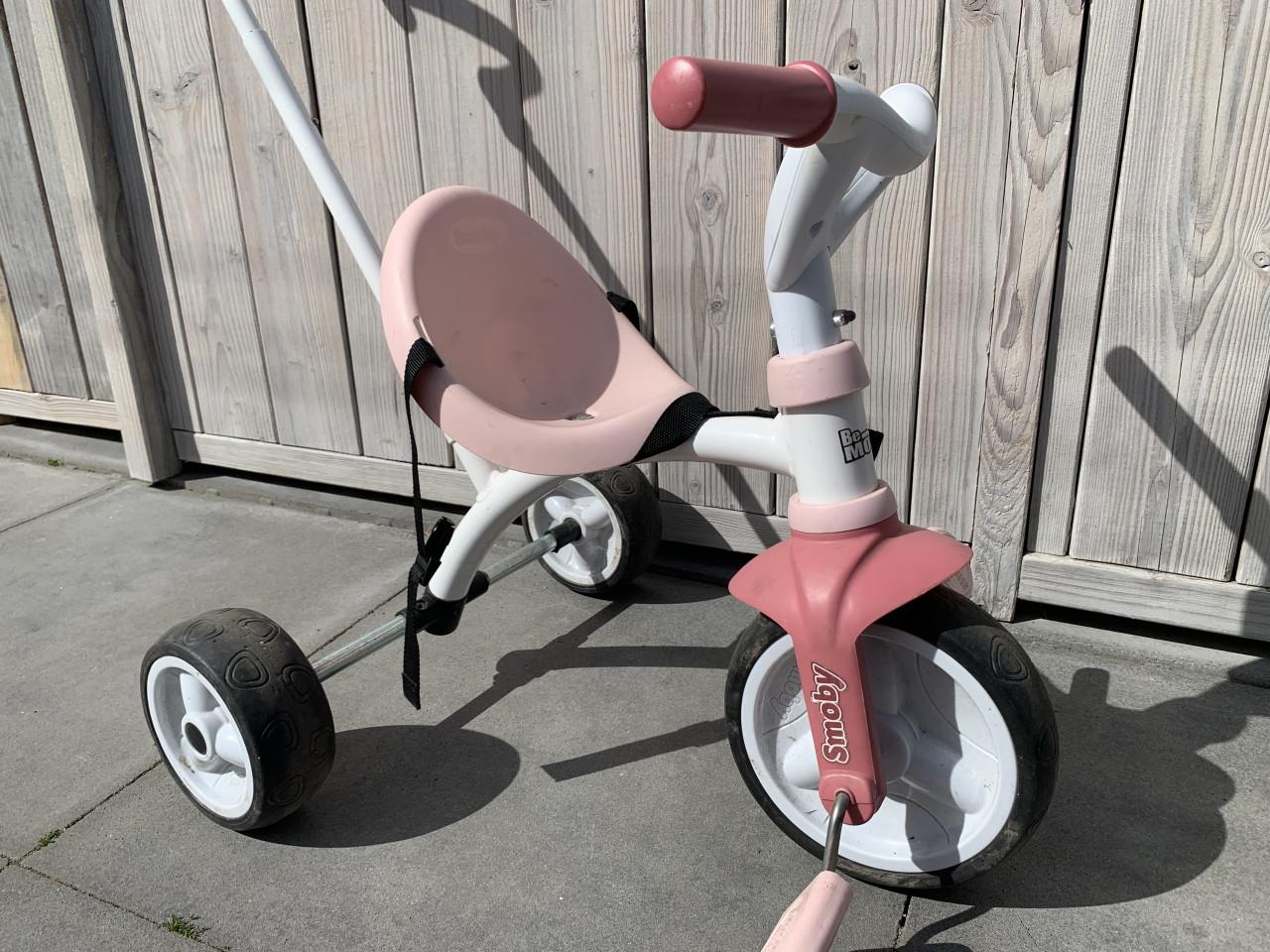 Leuke roze Smoby Be Move driewieler, met duwstang