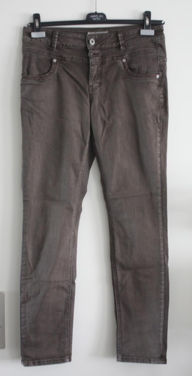Bruine broek maat 38