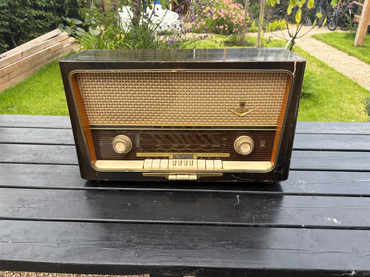 Oude (grote) radio