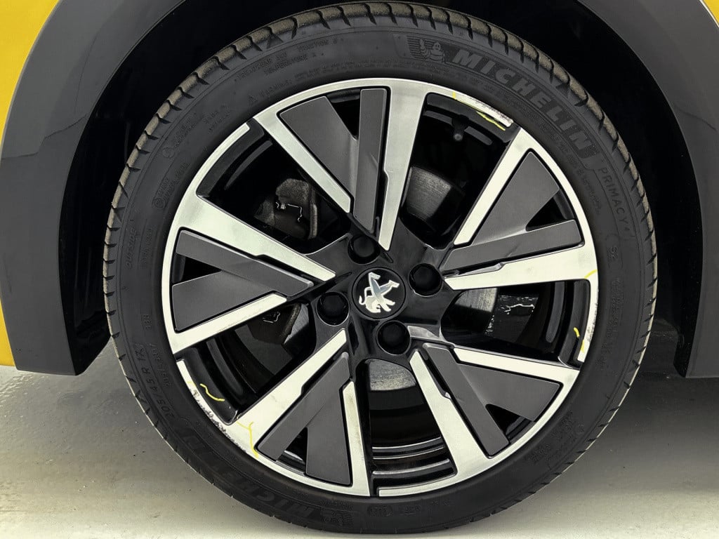 Peugeot 208 100 pk automaat gt-line stoelverwarming | navi | keyless entry