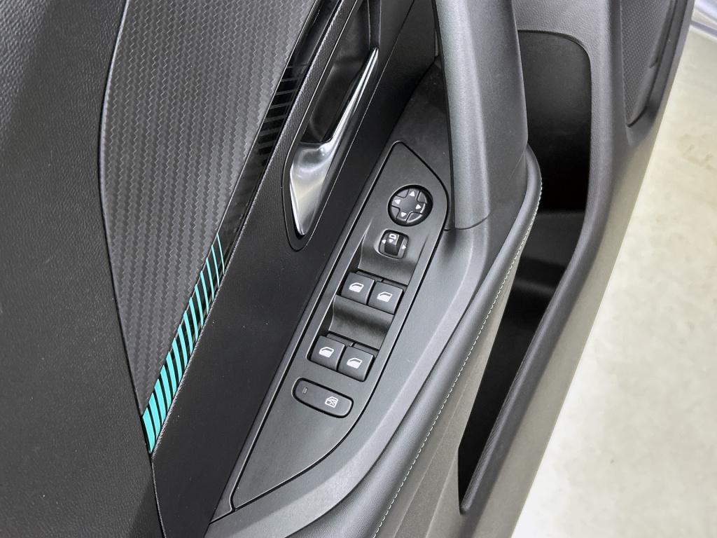 Peugeot 2008 100 pk allure | rijklaar | stoelverwarming | navigatie | camer