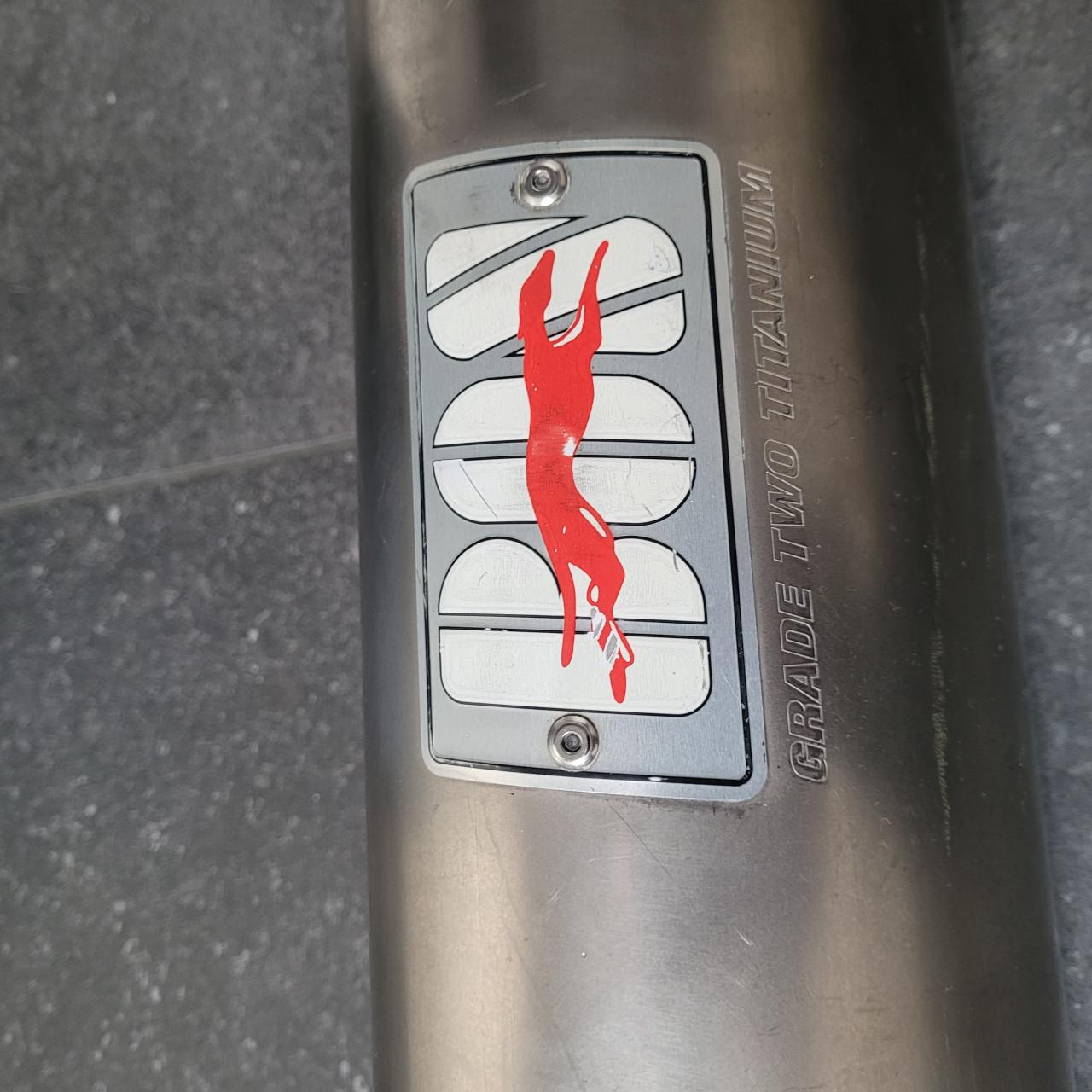 Boss motor einddemper