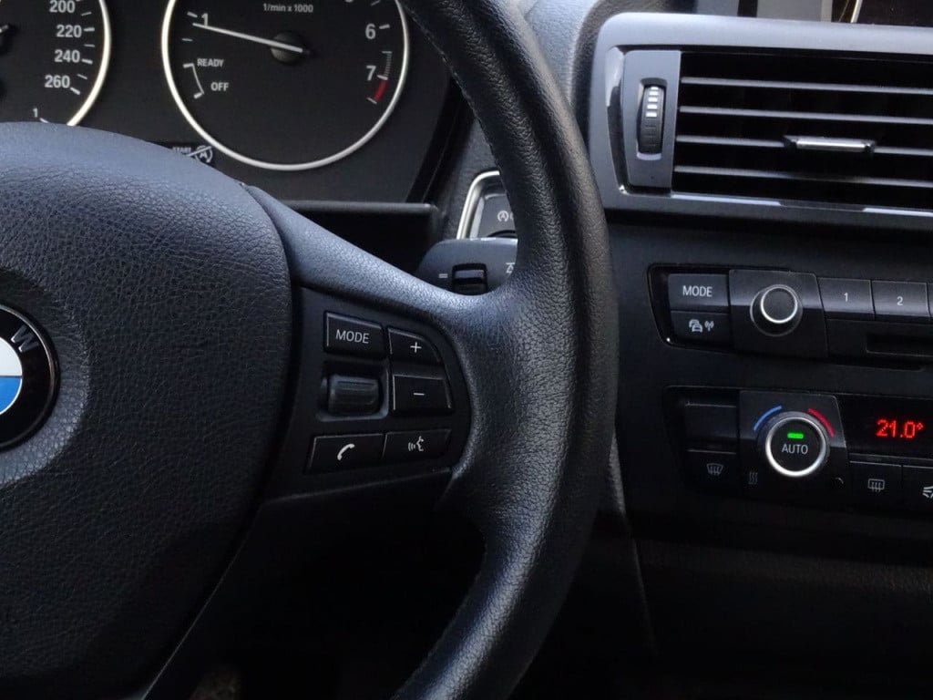 BMW 1 Serie 114i | 18" | bluetooth