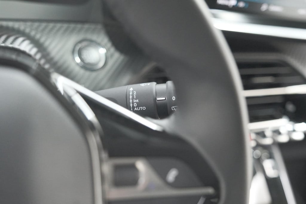 Peugeot 208 ev allure 50 kwh | stoelverwarming | apple carplay | parkeersen