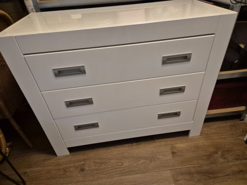 Commode.