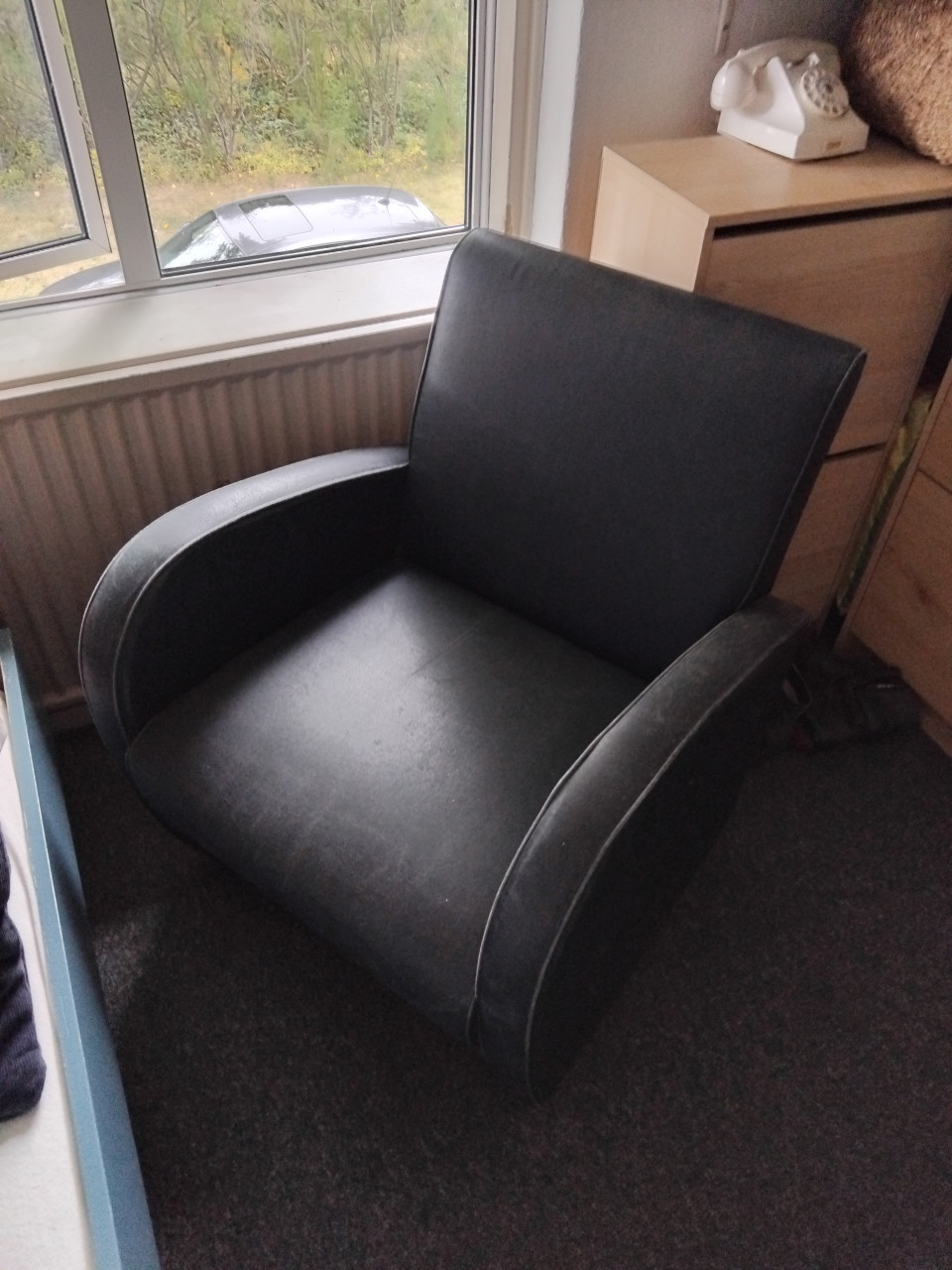 Donkerblauwe stoel
