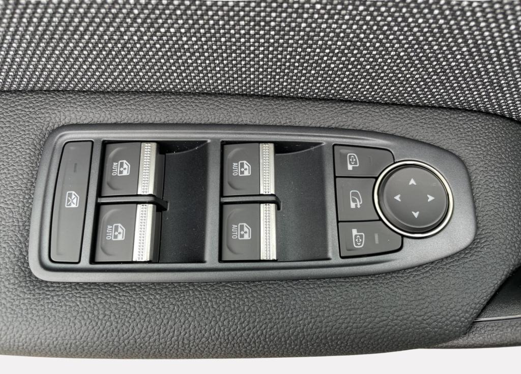 Renault Captur 1.8 e-tech full hybrid 160 techno - two-tone kleurstelling