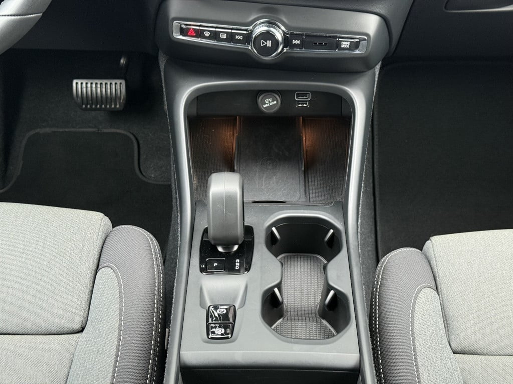 Volvo XC40 t4 211pk recharge inscription exp| navi| climate| camera| dab+|