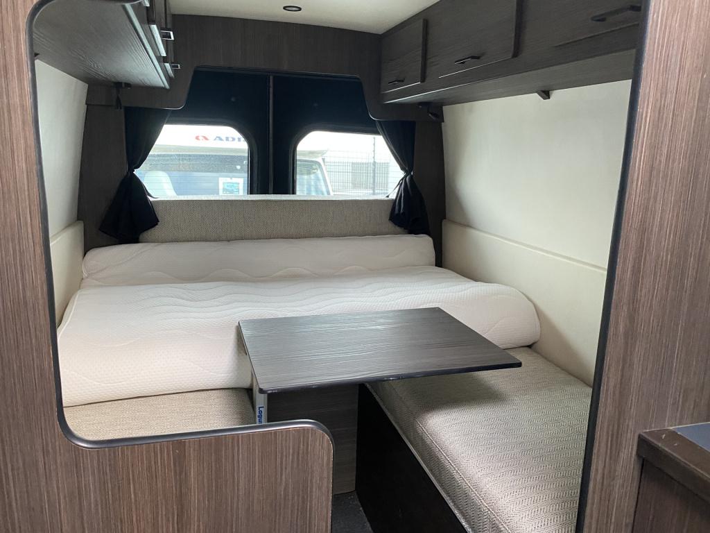 Mercedes-Benz Onbekend 906 ka 35 sprinter 318cdi mooi zelfbouw interieur.