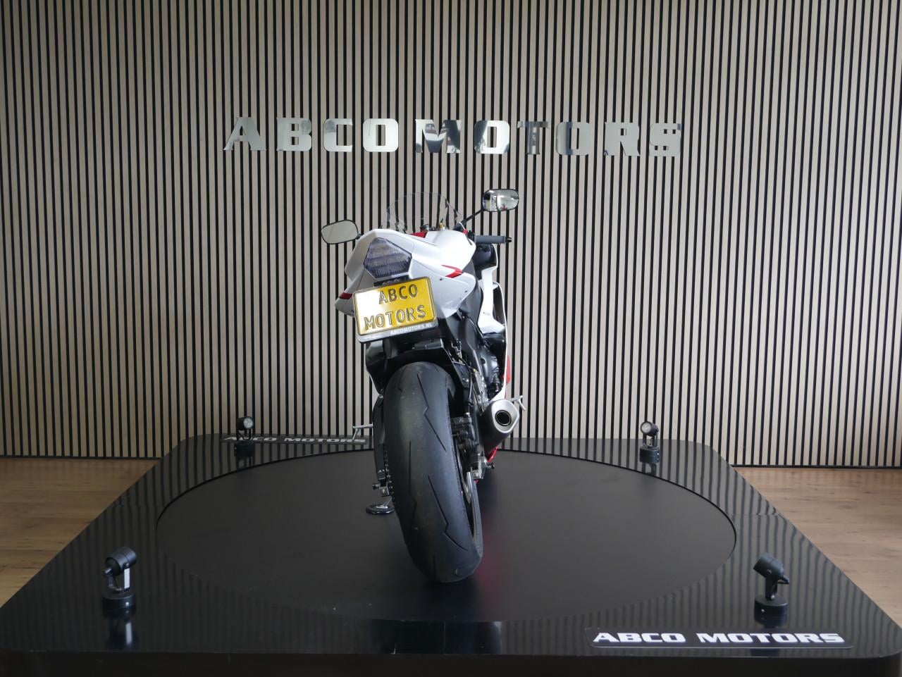 YAMAHA YZF R6