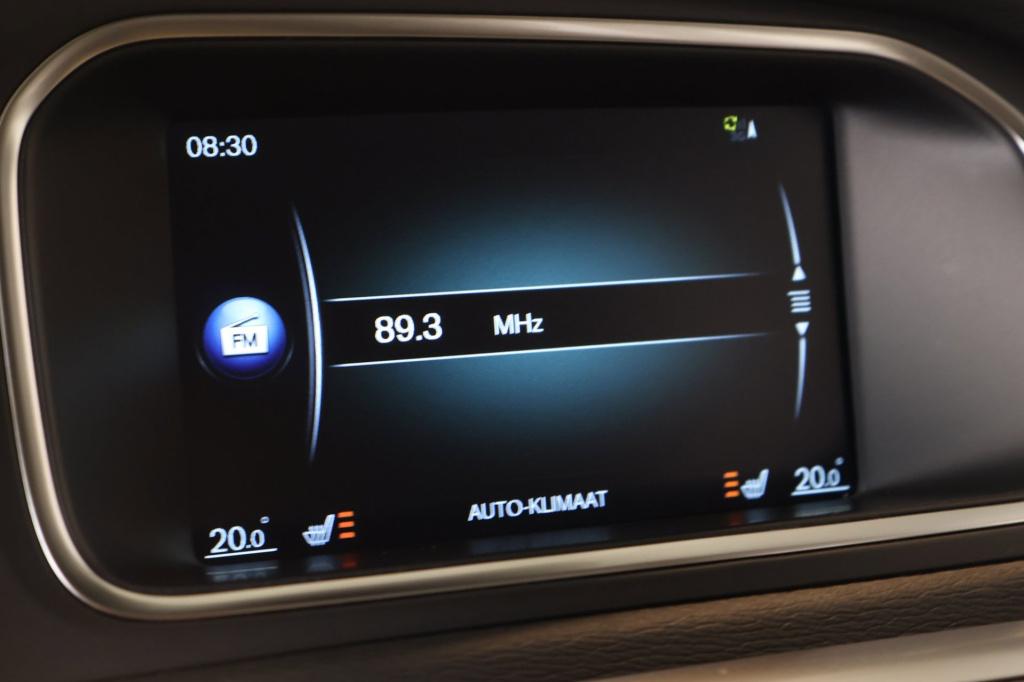 Volvo V40 1.5 t2 nordic+ nl auto, winterpakket, camera, parkeerassist, blis