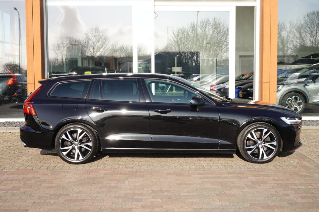 Volvo V60 2.0 b4 r-design