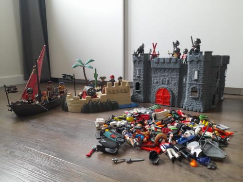 Playmobile verzameling te koop aangeboden
