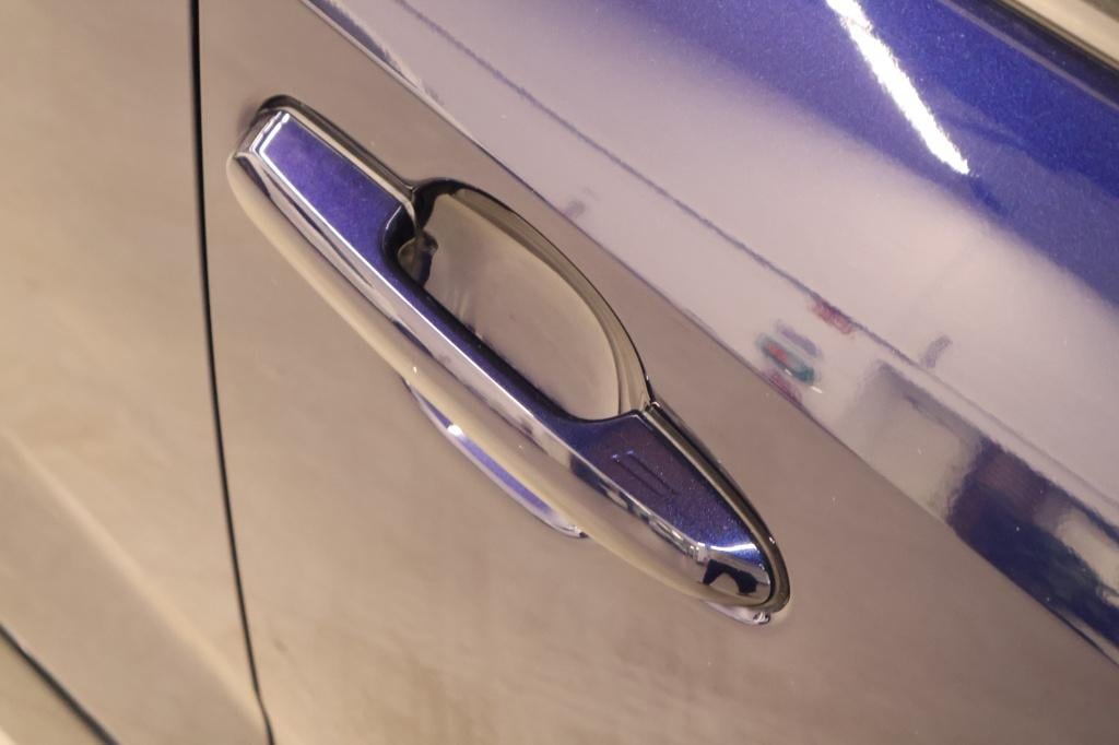 Toyota Rav4 2.5 hybrid awd bi-tone | jbl