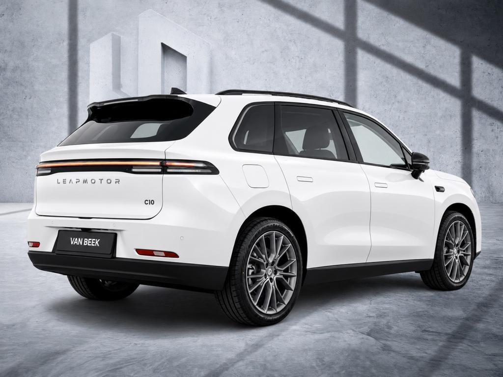 Leapmotor C10 design reev (hybrid) 28.4 kwh | black interieur | stoel-koeli