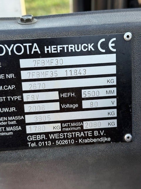 Toyota 7FBMF30 met vorkenversteller en sideshift