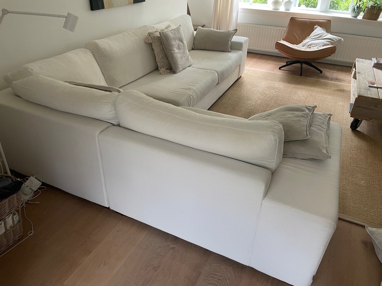 Grote roomwitte hoekbank - 330x240