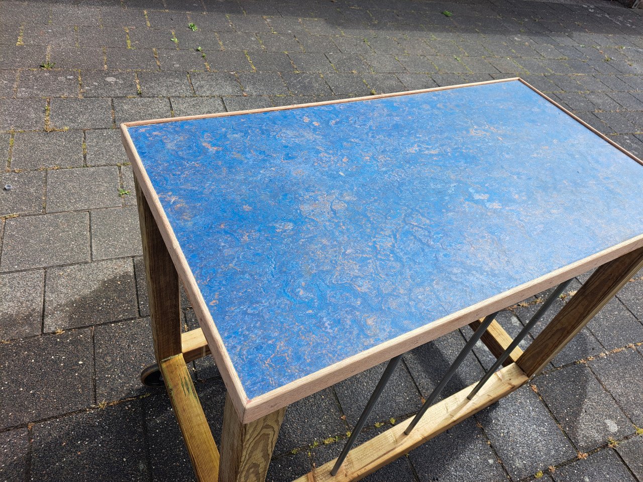 Verrijdbare werktafel/bandenopslag
