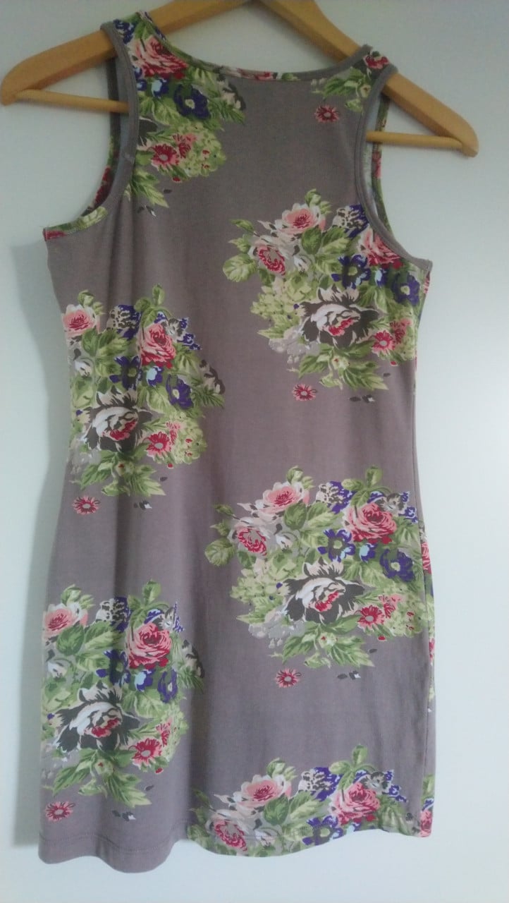 Pieces gebloemde tank top, mt M