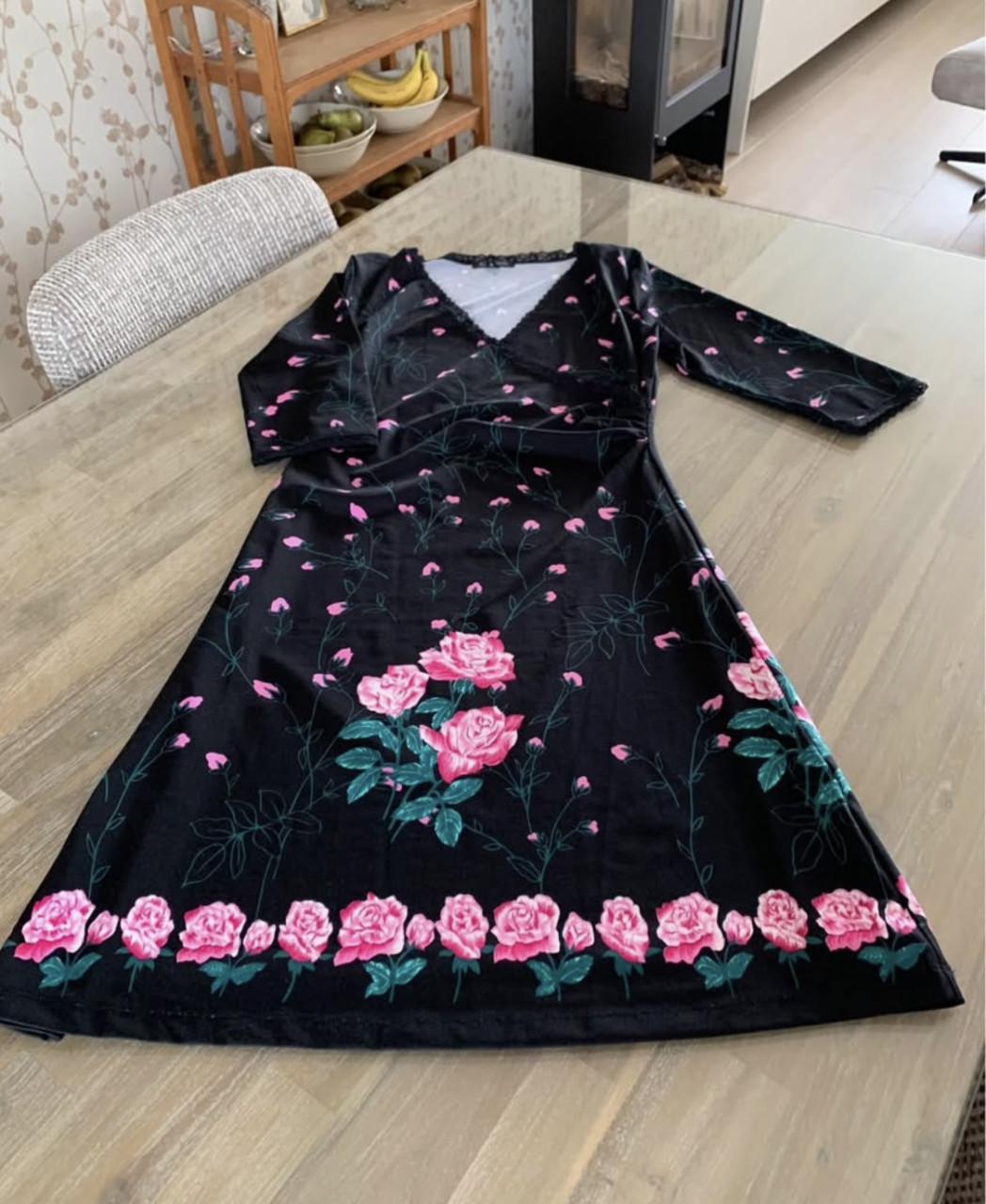 💖Prachtige Zwarte Jurk met Bloemen van King Louie💖