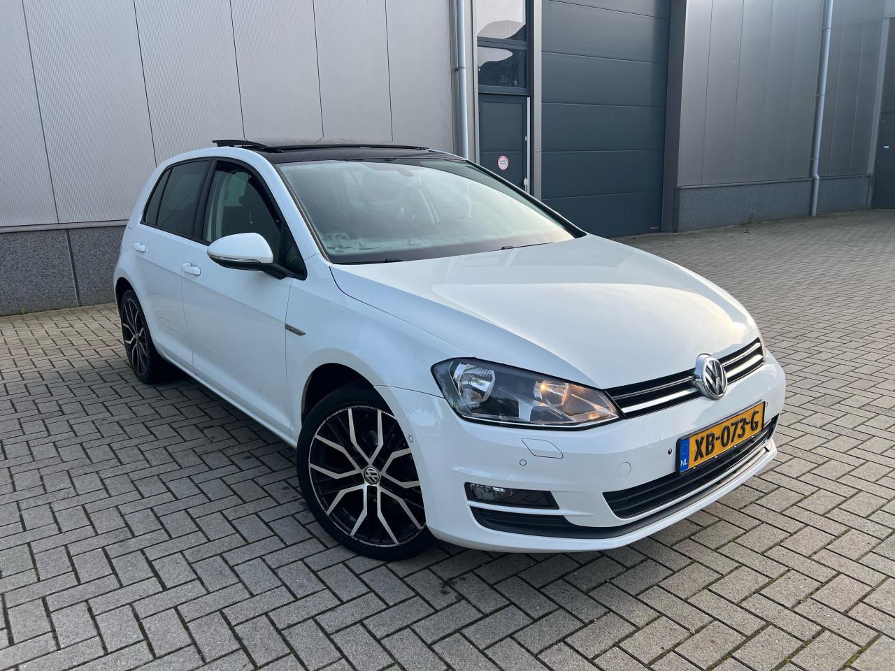 Volkswagen Golf 1.2TSI Cup Edition Automaat Pano