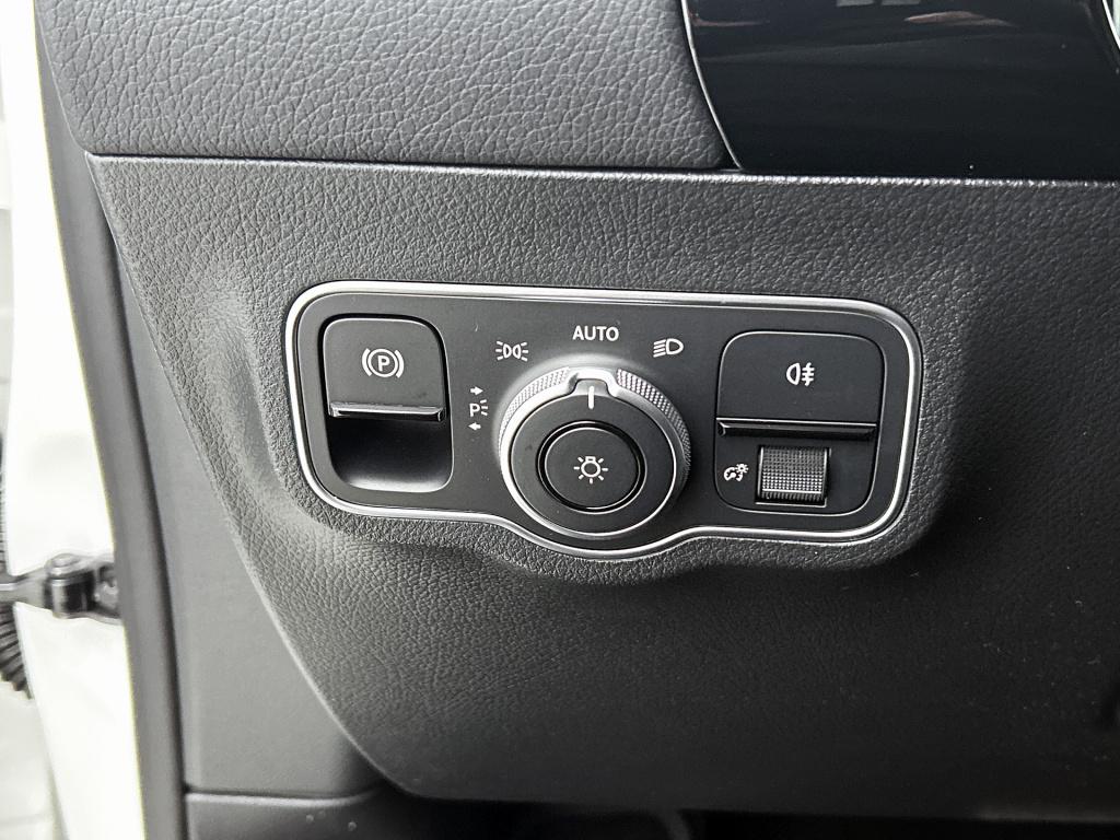 Mercedes-Benz Eqa 250+ business solution amg 71 kwh | trekhaak | nightpakke