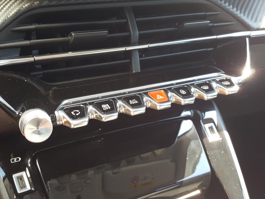 Peugeot 2008 1.2 puretech 100pk allure pack navigatie | apple carplay & and