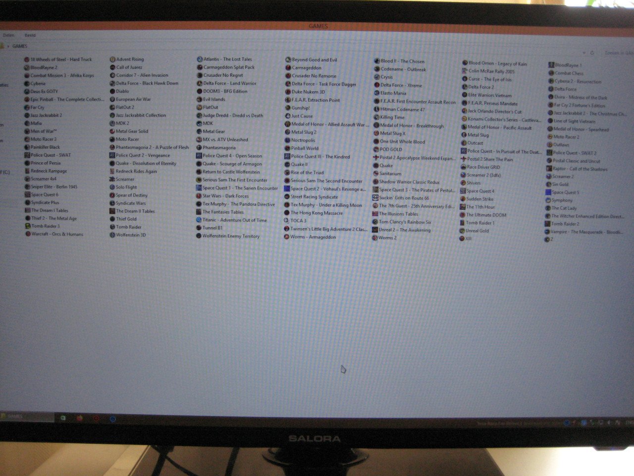 Spel computer met heel veel (400+) geïnstalleerde spellen.