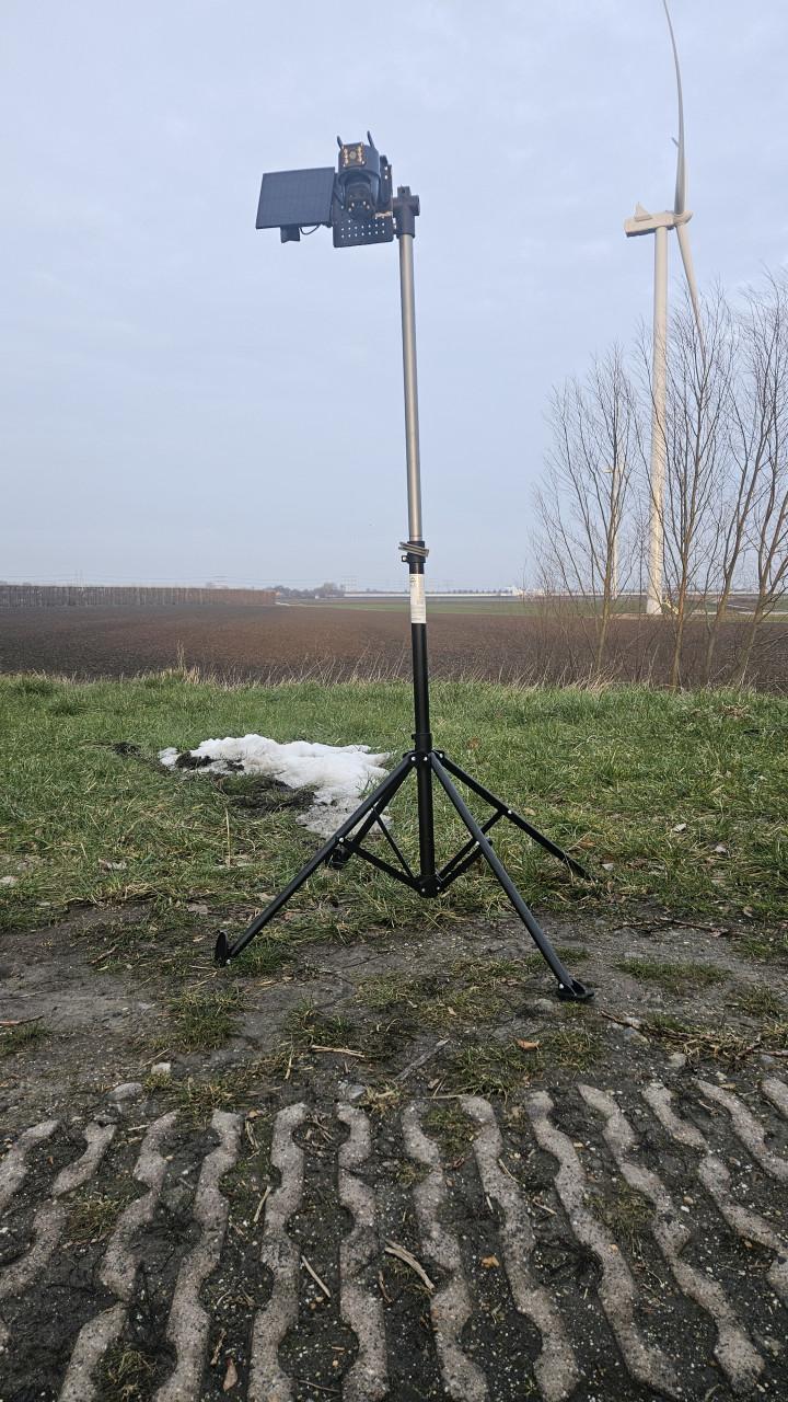 Compacte bouwplaats camera met vooraf ingestelde tablet.