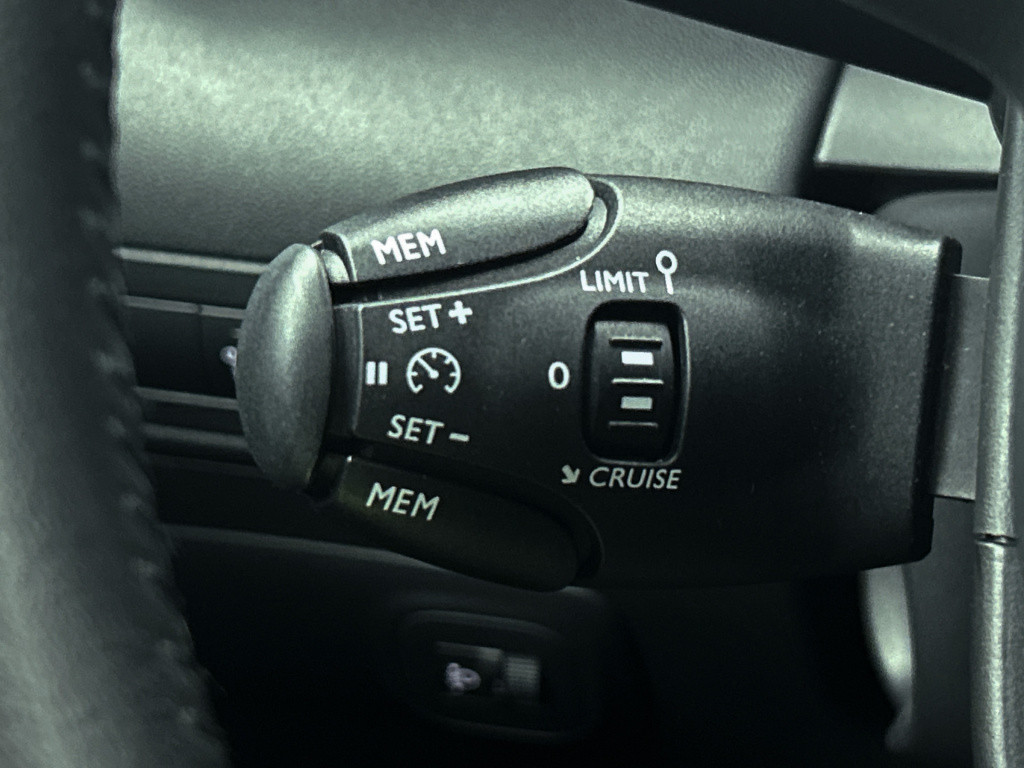 Citroen C3 Aircross 110pk shine | rijklaar | rijklaar | camera | apple carp