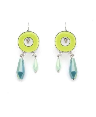 Oorbellen ronde vorm in lime kleur met aqua kristal kralen hangers