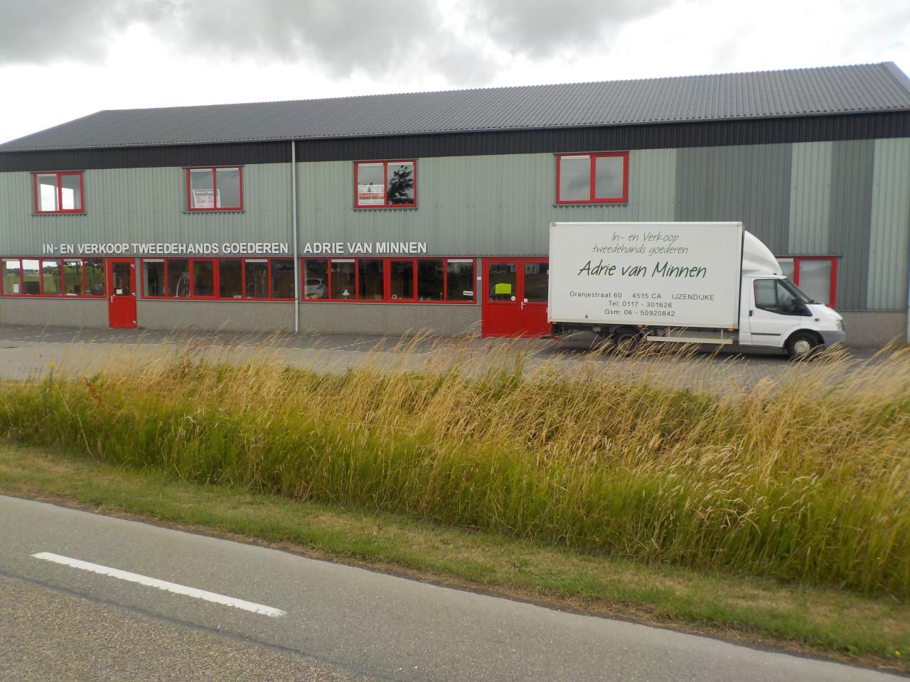 Mooie kwaliteit massief blank eiken kleerkast met 3 laden  vrijwel nieuw